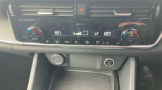 Nissan Qashqai 1.3 DiG-T MH 158 Acenta Premium 5dr Petrol Hatchback